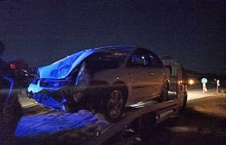 Otomobil Tıra çarptı: 1 Yaralı