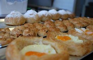 (Özel) 35 çeşit boyoz üretiyor