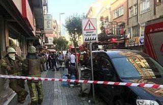 (Özel) 6 katlı binanın elektrik panosunda çıkan...