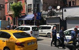 (Özel) Beyoğlu’nda silahlı saldırı anı kamerada