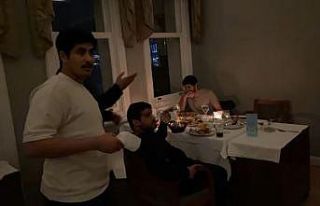 (Özel) Boğaz manzaralı restorandaki eğlenceye...