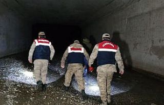 (Özel haber) Kaçak avlanılan 200 kilo canlı balıklar...