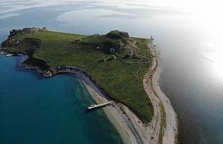 (Özel haber) Van Gölü’nün el değmemiş güzelliği...