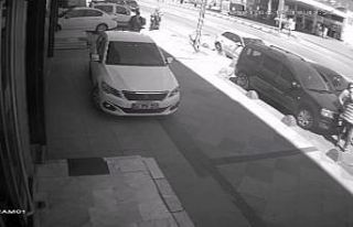 (Özel) İstanbul’da motosikletli kapkaççı dehşeti...