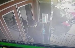 (Özel) Kadıköy’de hırsızlar güvenlik kamerasını...