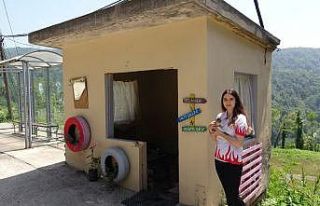 (Özel) Kendi imkanlarıyla harabe olan kulübeyi...