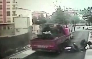 (Özel)Maltepe’de kuryelerin feci kazası kamerada