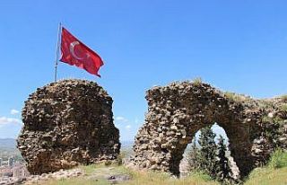 (Özel) Manisa Kalesi’nin kalıntıları da yok...