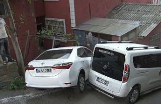 (ÖZEL) Sarıyer’de freni boşalan otomobil evin...