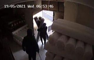 (Özel) Şişli’de 200 bin liralık kumaş hırsızlığı...