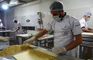 (Özel) Tatlıcılarda bayram mesaisi başladı