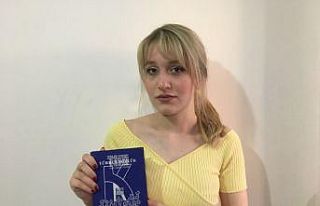 (ÖZEL) Telefon hayali kurarken elinde Türkçe sözlük...