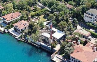(Özel) Üsküdar’da yanan Tarihi Vaniköy Camii’nin...