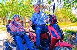 (Özel) Yürüme engelli çift, zorlukların üstesinden...