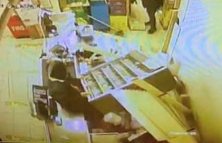(ÖZEL) Zeytinburnu’nda şaşkın hırsızlar kamerada