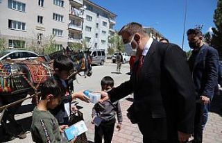 Palandöken’de Arefelikler, faytonla çocuklara...