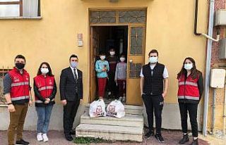 Pandemide zor durumda olan yabancı yetimlerin yardıma...