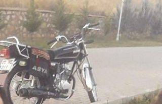 Park halindeki motosiklet çalındı