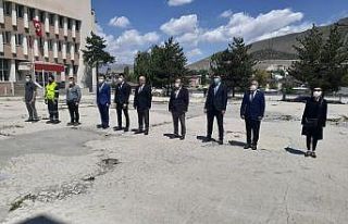 Pasinler’de 19 Mayıs kutlamalarında çelenk sunumu...