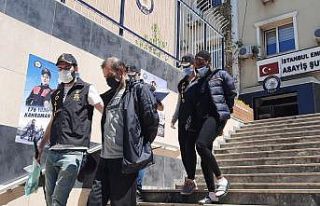 Polis kılığında eve girdiler bin 200 lira çaldılar