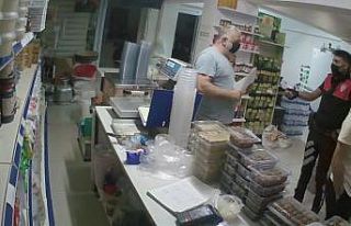 Polisle esnaf arasındaki ruhsat tartışması arbedeye...