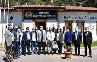 Posbıyık gazeteciler ile bir araya geldi