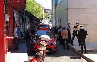 PTT önünde uzun kuyruk oluştu