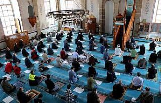 Ramazan’ın son cumasında camiler mahzun kalmadı