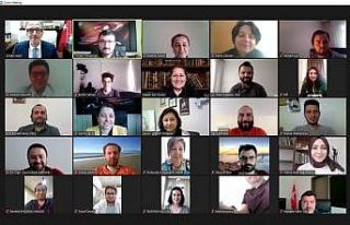 Rektör Uzun, projeleriyle geleceği hedefleyen öğrencilerle...