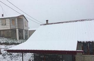 Rize’de mayıs ayında yağan kar herkesi şaşırttı