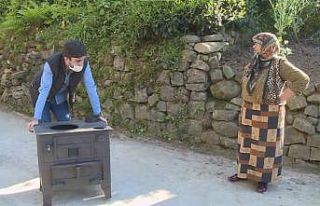 Rizeli gençten annesine Rize usulü hediye