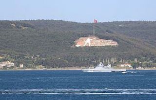 Rus savaş gemisi ’Vasily Bykov’ Çanakkale Boğazı’ndan...