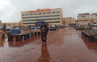 Sağanak yağış sebebiyle halk pazarı ertelendi,...