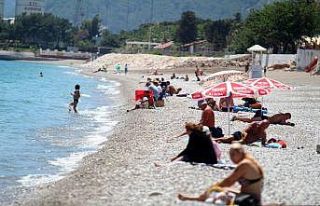 Sahilde turist yoğunluğu