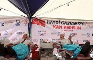 Şahinbey Belediyesi’nden ülkeye kan, Gazze’ye...