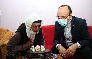 Şahine nine 103 yaşına girdi, ilk defa doğum günü...