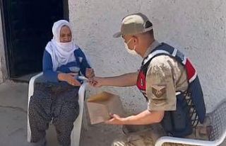 Sahte polislere kaptırdığı para ve altınları...