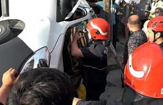 Sakarya’da iki kamyonet çarpıştı: 3 yaralı