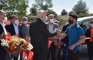 Şampiyon Acar’a memleketinde görkemli karşılama
