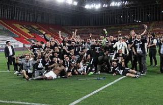 Şampiyon çifte kupa için sahaya iniyor