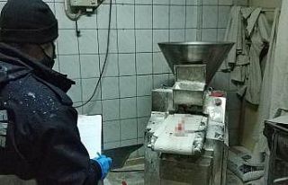 Samsun’da fırında hamur kesme makinasına elini...