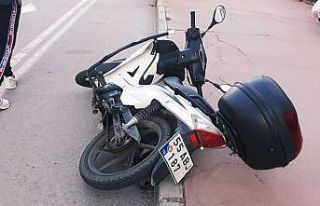 Samsun’da otomobil ile motosiklet çarpıştı:...