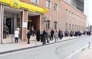 Samsun’da ’pandemi sosyal destek’ kuyruğu