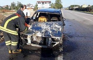 Samsun’da seyir halindeki otomobilde yangın çıktı