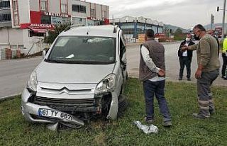 Samsun’da tır hafif ticari araca çarptı: 2 yaralı