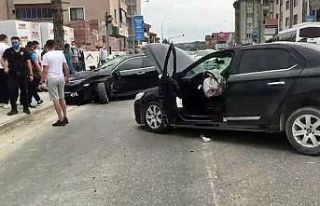 Sapanca’da iki otomobil çarpıştı: 2 yaralı