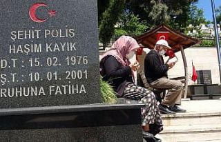 Şehadet haberini televizyondan öğrendiği oğlu...