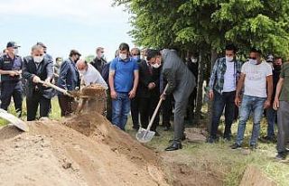 Şehit babası toprağa verildi