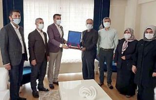 Şehit Semih Özbey’in Annesi Sadiye Özbey’e...
