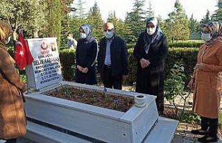 Şehitlikte hüzünlü bayram
